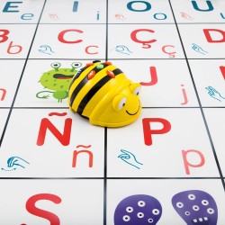 Tapete Letras de Tilk Education para trabajar con Bee-Bot