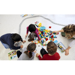 Actividad en equipo con Coding Express de Lego Duplo