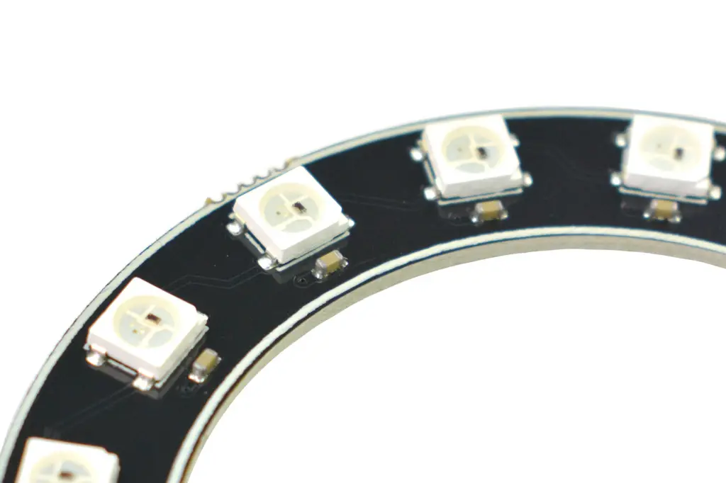 WS2812-16-LEDs-RGB-anillo-detalle.webp