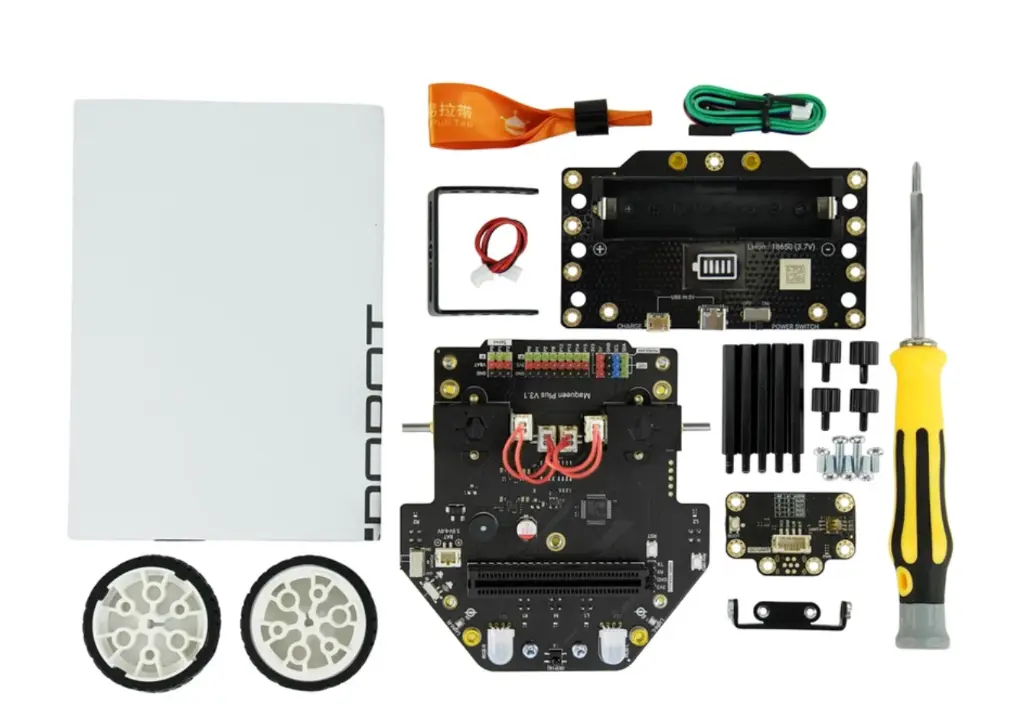 Maqueen-Plus-V3-sensor-laser-matricial-bateria-18650-microbit-img06.webp